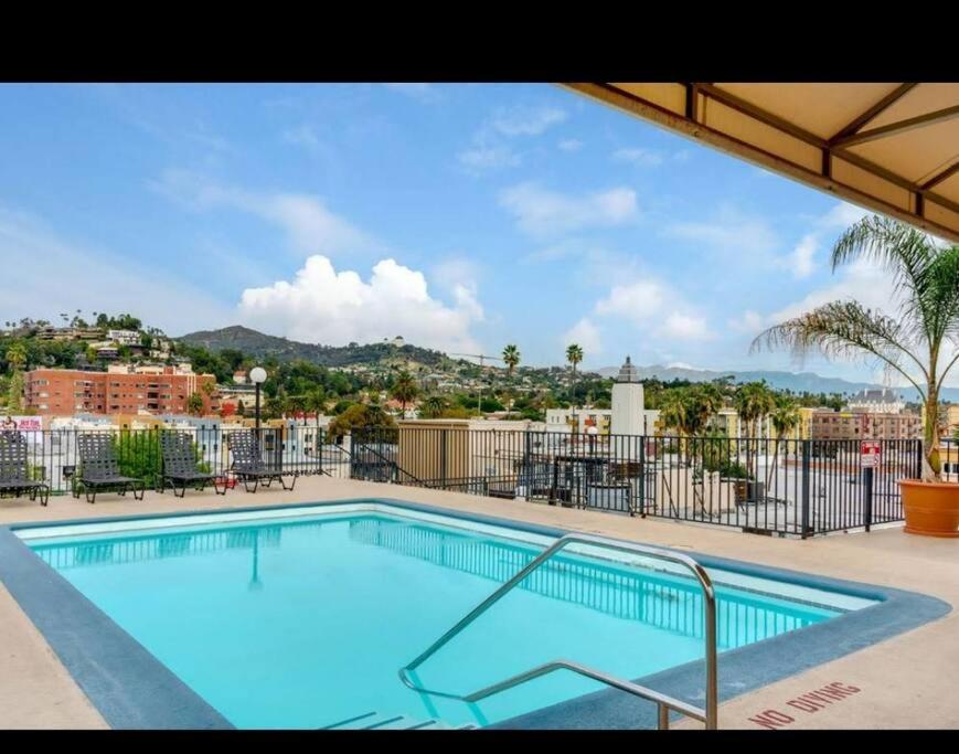 Hollywood 2bed Apt W Rooftop Pool & Panoramic View 211 Apartment *