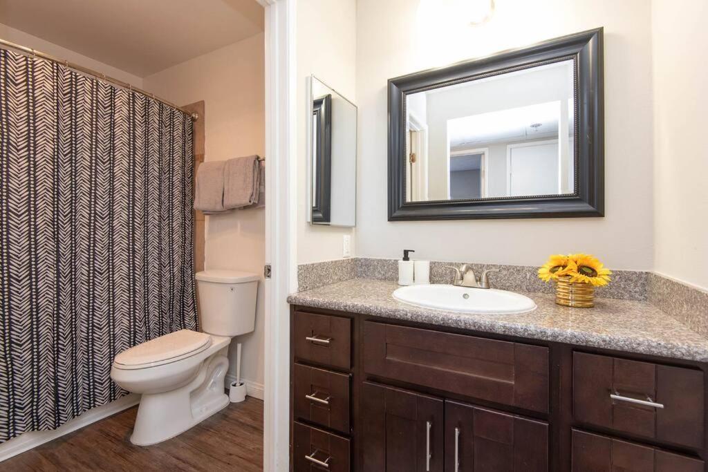 Hollywood 2bed Apt W Rooftop Pool & Panoramic View 211