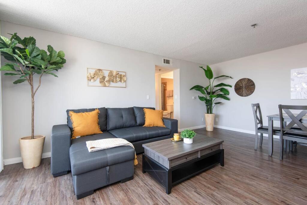 Hollywood 2bed Apt W Rooftop Pool & Panoramic View 211 Apartment